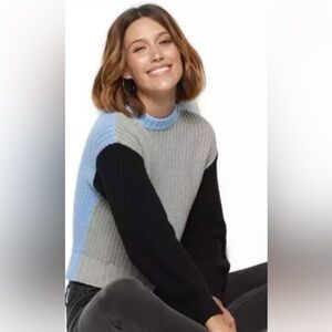 Pop sugar sweater size L. Blue/grey/black block color